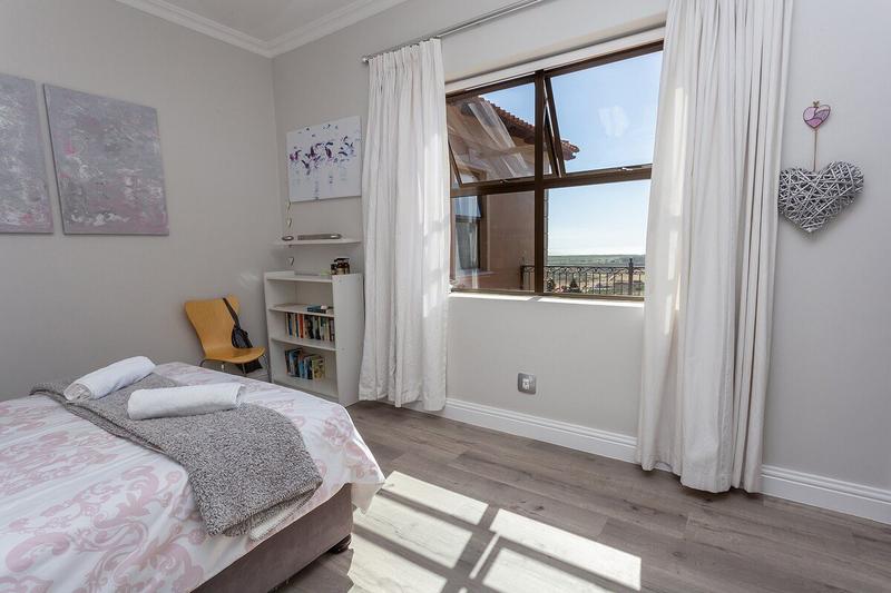 To Let 4 Bedroom Property for Rent in Crofters Valley Western Cape